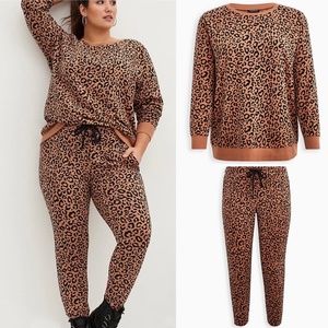 SET: Torrid Super Soft Fleece Leopard Raglan Sweatshirt/Jogger 2X